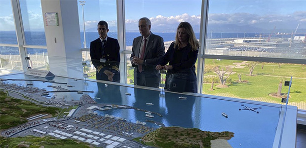 Imagen de Blanca y Pere explorando nuevas oportunidades de negocio en Tánger