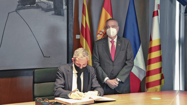 Imagen: Firma Consulado de Francia